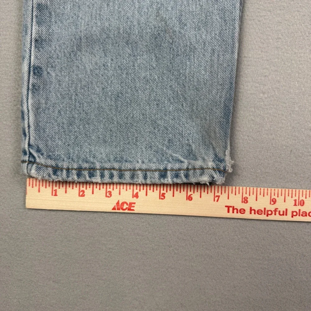 Thrashed Vintage Levis 550 Relaxed Fit Jeans Light Wash Made in USA W34 L36 90s
